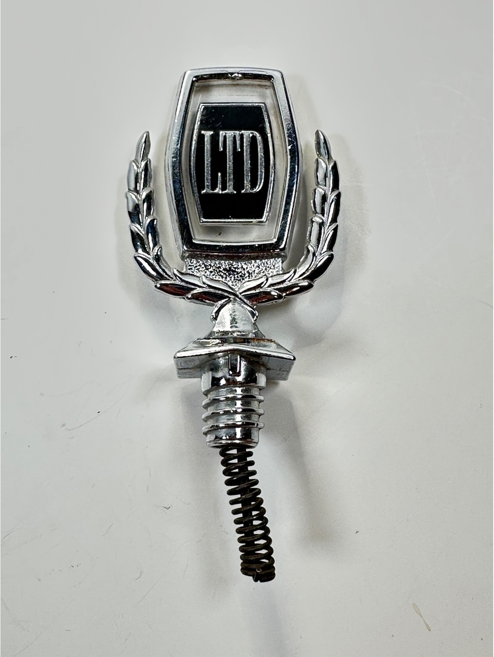 1970s Ford LTD Laurel Wreath Hood Fender Ornament Chrome Emblem